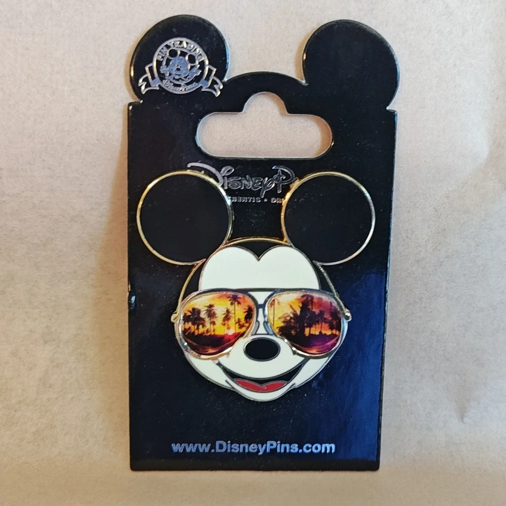 Disney Parks Mickey Mouse Sunglasses Sunset Pin SoCal Gold Tropical Beach